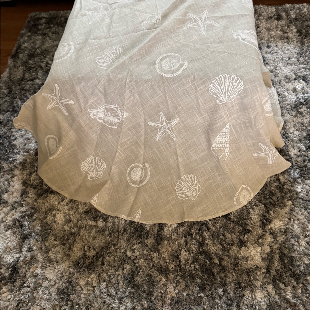 Table Cloth 70” Round - Picture 2 of 5